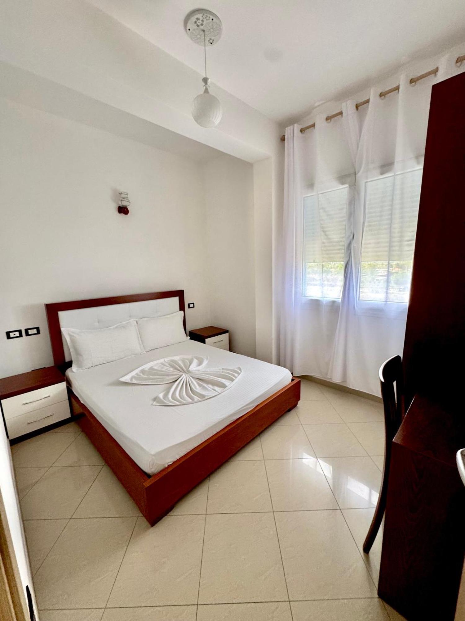 Blue Paradise Hotel Orikum Extérieur photo